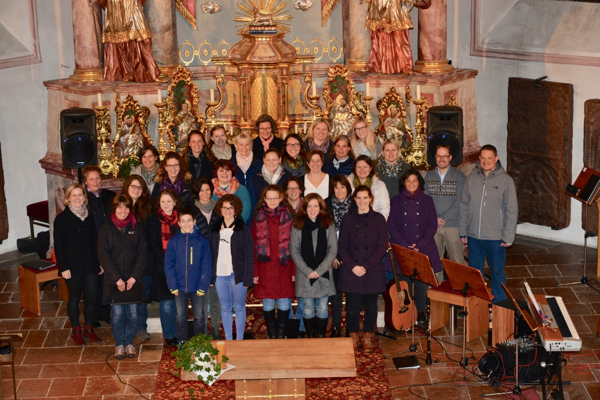 Unterwegs zwischen Himmel und Erde mit dem chor.junge.musik – Begeisternder Konzertabend in der Pidinger Pfarrkirche